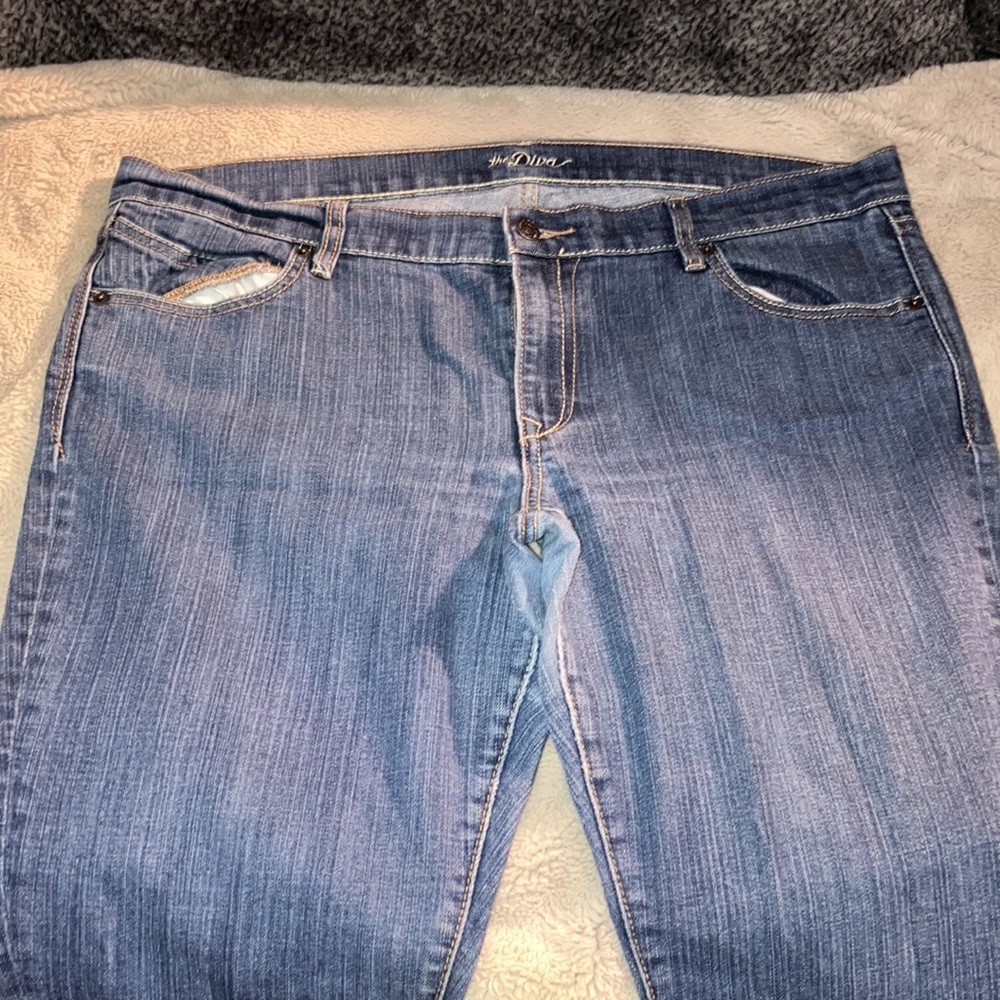 Old Navy ‘the diva’ jeans, size 16 - Picture 2 of 5